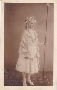 RP: Queen of the Lillies, Empire Day, FLECKNEY,  England, UK, 1910