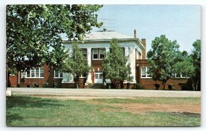 VINTAGE PLAINS GA PLAINS HIGH SCHOOL JIMMY CARTER HOMETOWN POSTCARD P3838