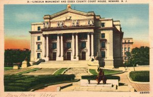 Vintage Postcard 1945 Lincoln Monument and Essex County Court House Newark N. J.