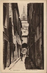 CPA MANOSQUE - La Rue et la Porte Soubeyrant (142938)