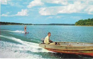 Boating on Kentucky Lake 184 Miles Long Formed by Kentucky Dam