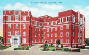 Methodist Hospital, Sioux City Iowa c1962 Linen Vintage Postcard F12