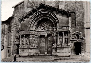 Postcard - Le Portail de l'Église St-Trophime - Arles, France