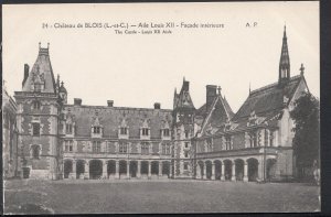France Postcard - Chateau De Blois - Aile Louis XII - Facade Interieure B1016