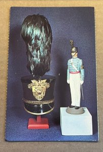 POSTCARD UNUSED - HAT & FIGURINE OF A CADET OFFICER, WEST POINT,  NEW YORK