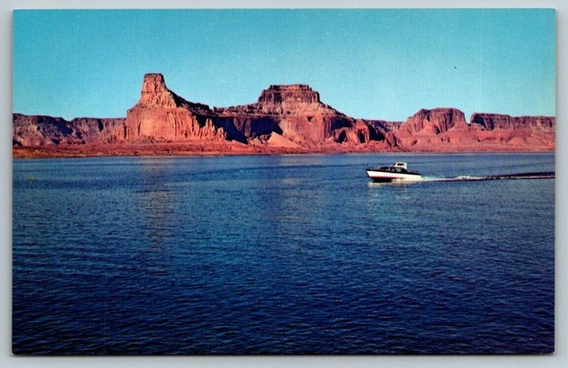 Lake Powell  Gunsight Butte   Utah  Postcard