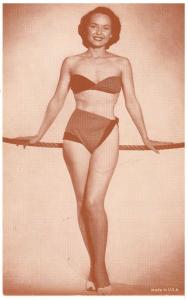 SEXY PIN-UP BATHING BEAUTY  2 PIECE SWIMSUIT 1940's  ARCADE CARD (4)