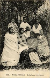 CPA AK Indigénes Sakalaves. MADAGASCAR (626176)