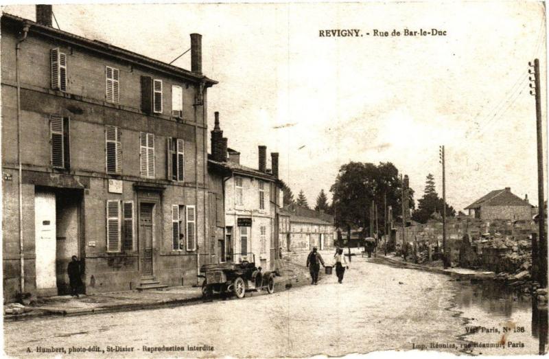 CPA  Revigny - Rue de Bar-le-Duc   (178310)