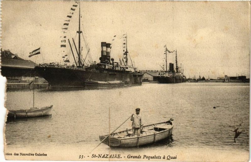 CPA St-NAZAIRE - Grands Paquebots a Quai (222985)