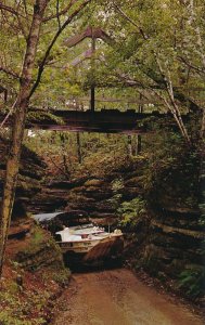 Tight Squeeze Duck in Red Bird Gorge - Wisconsin Dells WI, Wisconsin