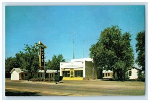 c1960 Golden Arrow Motel Roadside View Lamar Colorado CO Vintage Postcard