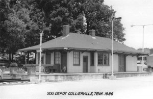 Collierville Tennessee 1986 Southern Train Depot real photo pc ZC548573