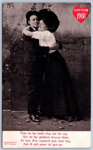 K50/ Leap Year 1908 Holiday Postcard Man Woman Love Hug Smile 40