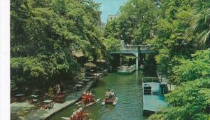 Texas San Antonio Restaurants and Boats On San Antonio River