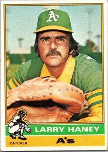 1976 Topps Baseball Card Larry Haney Oakland Athletics sk13379