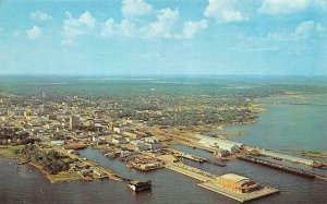 PENSACOLA, Florida FL ~ MUNICIPAL PIER~CIVIC AUDITORIUM Bird's Eye View Postcard