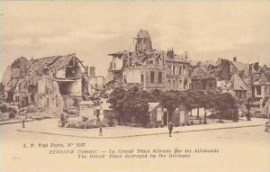France Peronne La Grand Place detruite par les Allemands