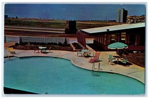 c1940s Voyager Inn Swimming Pool Scene Oklahoma City OK Unposted Tables Postcard