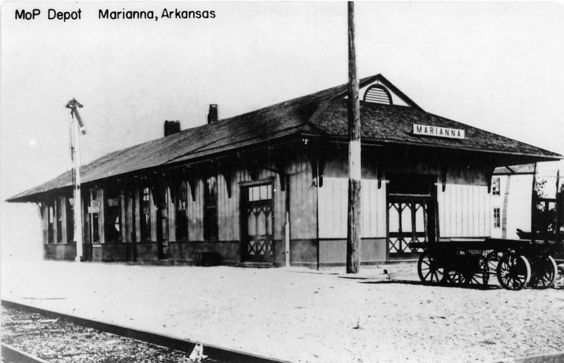 J46/ Marianna Arkansas RPPC Postcard c1950s MP Railroad Depot 83