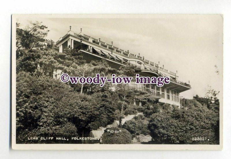 tq2079 - Kent - Looking up towards Leas Cliff Hall, in Folkestone - Postcard 