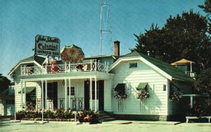 Appleton WI-Wisconsin, Colonial Wonder Bar Skyline Room Vintage Postcard