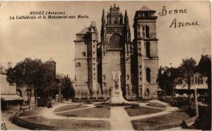 CPA RODEZ - La Cathédrale et le Monument aux Morts (109625)
