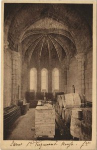 CPA St-ÉMILION-Intérieur de la Chapelle de la Trinité (28387)