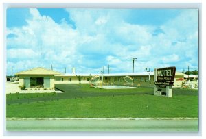 c1960s Pool Plaza Motel, Fort Lauderdale, Florida FL Vintage Unposted Postcard