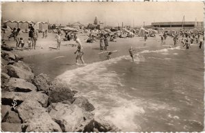 CPA SAINTES-MARIES-de-la-MER La Grande Plage (1259041)