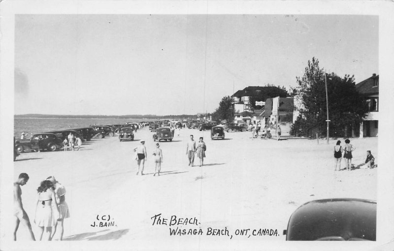 J79/ Wasaga Beach Ontario Canada RPPC Postcard c1940s Beach Scene 376