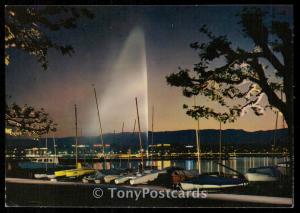 Geneve - Le jet d'eau au crepuscule