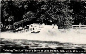 Wisconsin Dells, Wisconsin - Duck's Entry at Lake Delton - Hitting...