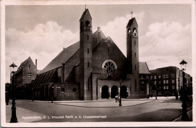 Netherlands Amsterdam O.L. Vrouwekerk a.d. Chasseestraat Vintage RPPC C035