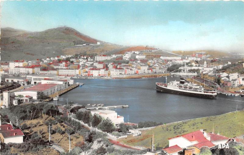 BR7066 Port Vendres vue panoramique sur le port et la ville  france