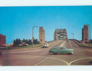 Pre-1980 OLD CARS AT BRIDGE Illinois Side Of Bridge - Rock Island IL hn0549