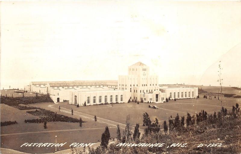 Milwaukee Wisconsin~Filtration Plant Bird's Eye View~Cars in Front~1941 RPPC