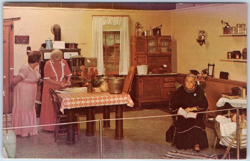 c1960s Mt. Pleasant, IA Old Settlers Kitchen Range Chrome Postcard A101