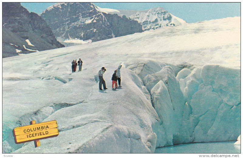Columbia's Icefield, Canadian Rockies, Breakoff of the Athabasca Glacier, Ban...