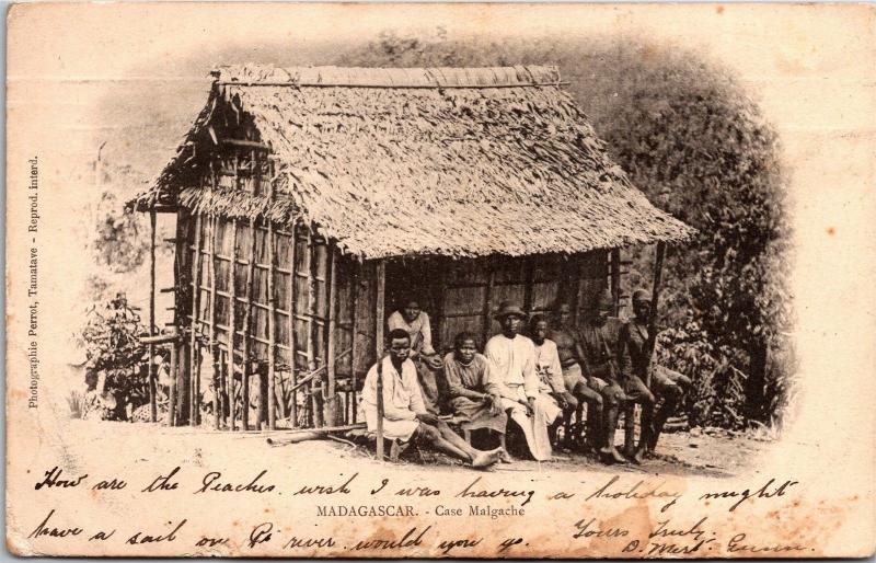 Hut and Native People in Madagascar, Case Malgache c1908 Vintage Postcard K18