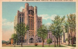 Vintage Postcard 1930's New Masonic Temple & 2nd Boulevard Detroit Michigan MI