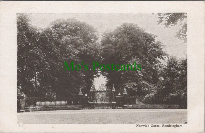 Norfolk Postcard - Sandringham, Norwich Gates   RS36150