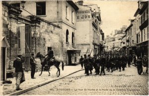 CPA Militaire - SOISSONS - La Rue St-MARTIN et la Poste (69959)