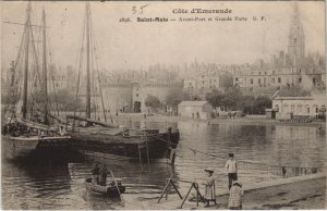 CPA Saint Malo Avant Port et Grande Porte (1235711)
