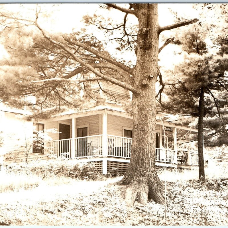 RARE c1940s Fairlee, VT RPPC Pinehurst INN Real Photo Postcard A87