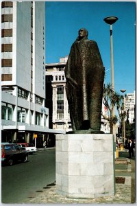 VINTAGE CONTINENTAL BRONZE MAORI STATUE ON QUEEN STREET AUCKLAND NEW ZEALAND