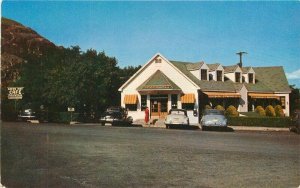 Coulee Washington Autos 1950d Green Hut Cafe Curio Shop Roberts Postcard 21-7047