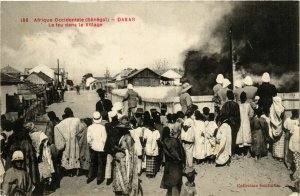 CPA AK Dakar Le feu dans le Village SENEGAL (821906)