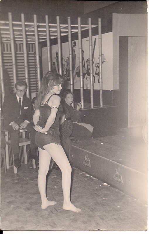 Amateur Photo, UK 1950s, Sexy Exotic Dancer, Stripper, Risque, Beautiful Woman 1 Topics - Risque - Women pic