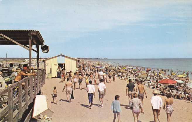 Crowded Beach at Misquamicut RI, Rhode Island